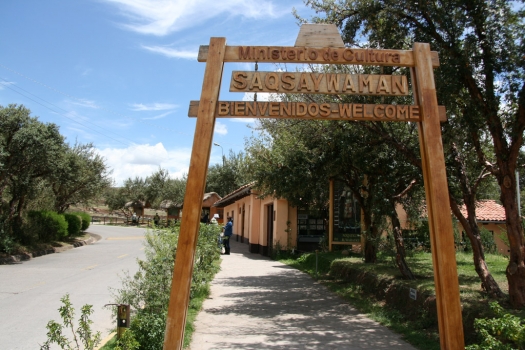 saqsaywaman_sign.jpg